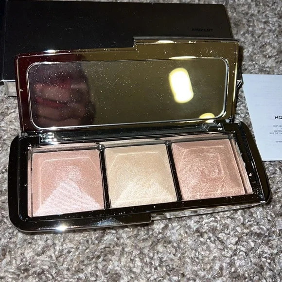 Hourglass ambient lighting palette